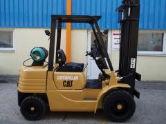 Vysokozdvižný vozík VZV Caterpillar GP30 - po celk.servisu a opravě VÝBORNÝ STAV
